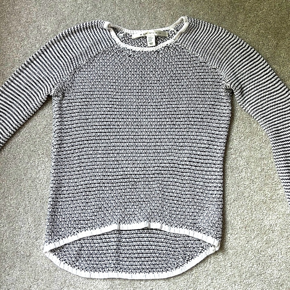 Max studio black and white sweater XS